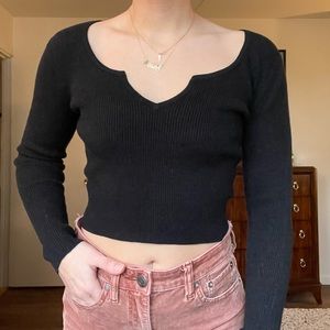 notch neck sweater 🖤